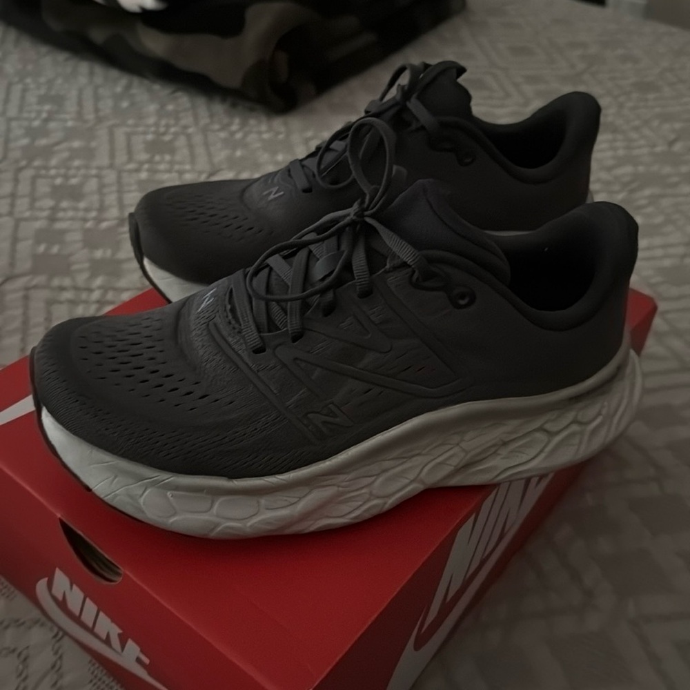 New Balance Fresh Foam X More V4 Womens Sz. 8.5W Dark Grey